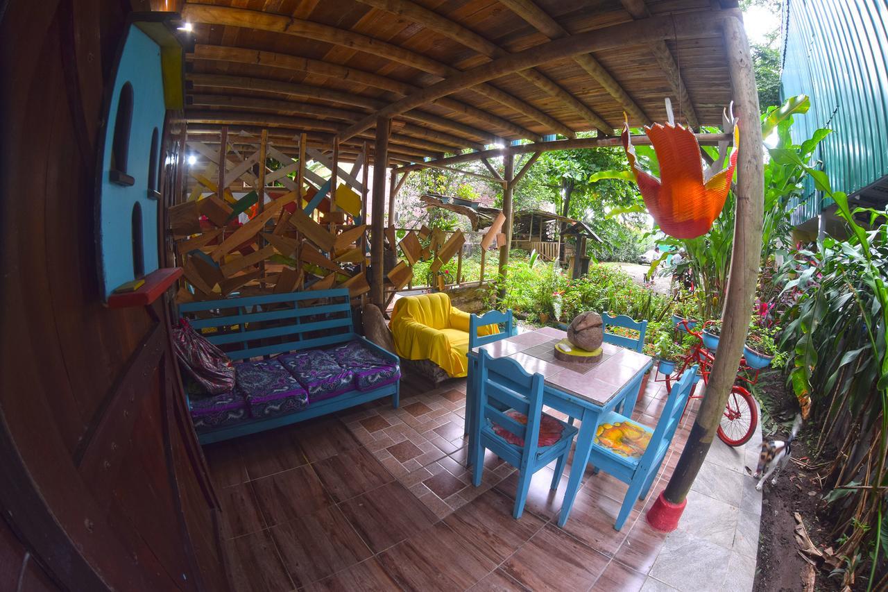 Wood House Hostel La Fortuna 外观 照片