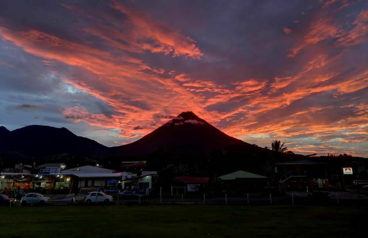 Wood House Hostel La Fortuna 外观 照片