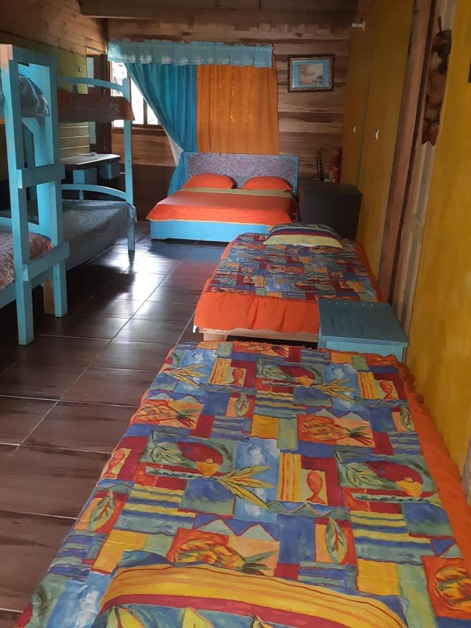 Wood House Hostel La Fortuna 外观 照片