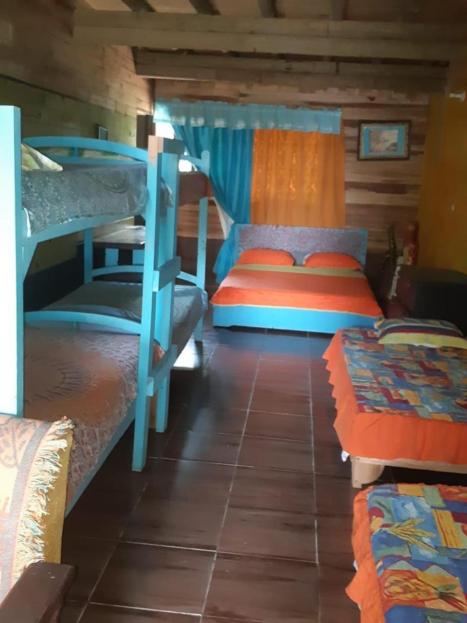 Wood House Hostel La Fortuna 外观 照片