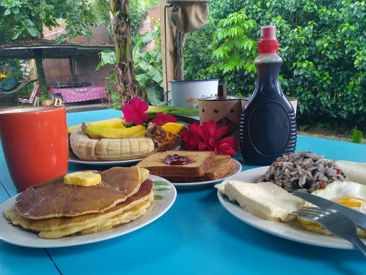 Wood House Hostel La Fortuna 外观 照片